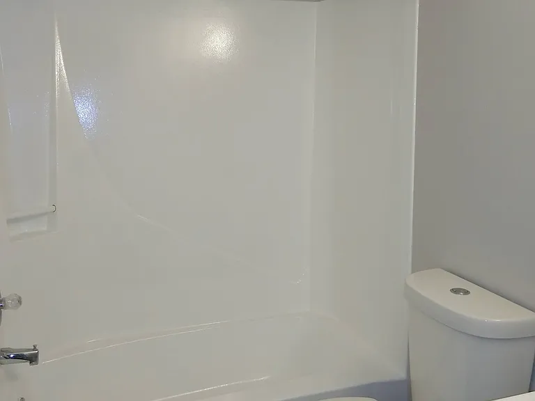 305 Lynnwood Dr #H — Photo 7