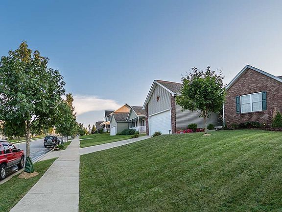 3rd image of 1342 W Adams Hill Cir