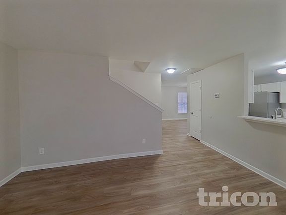 3rd image of 3323 Mazen Ct