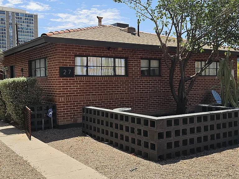 27 E Woodward Dr #3 — Photo 2
