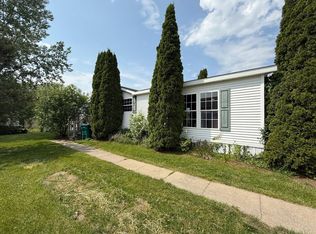 8297 Feather Holw, Fenton, MI 48430