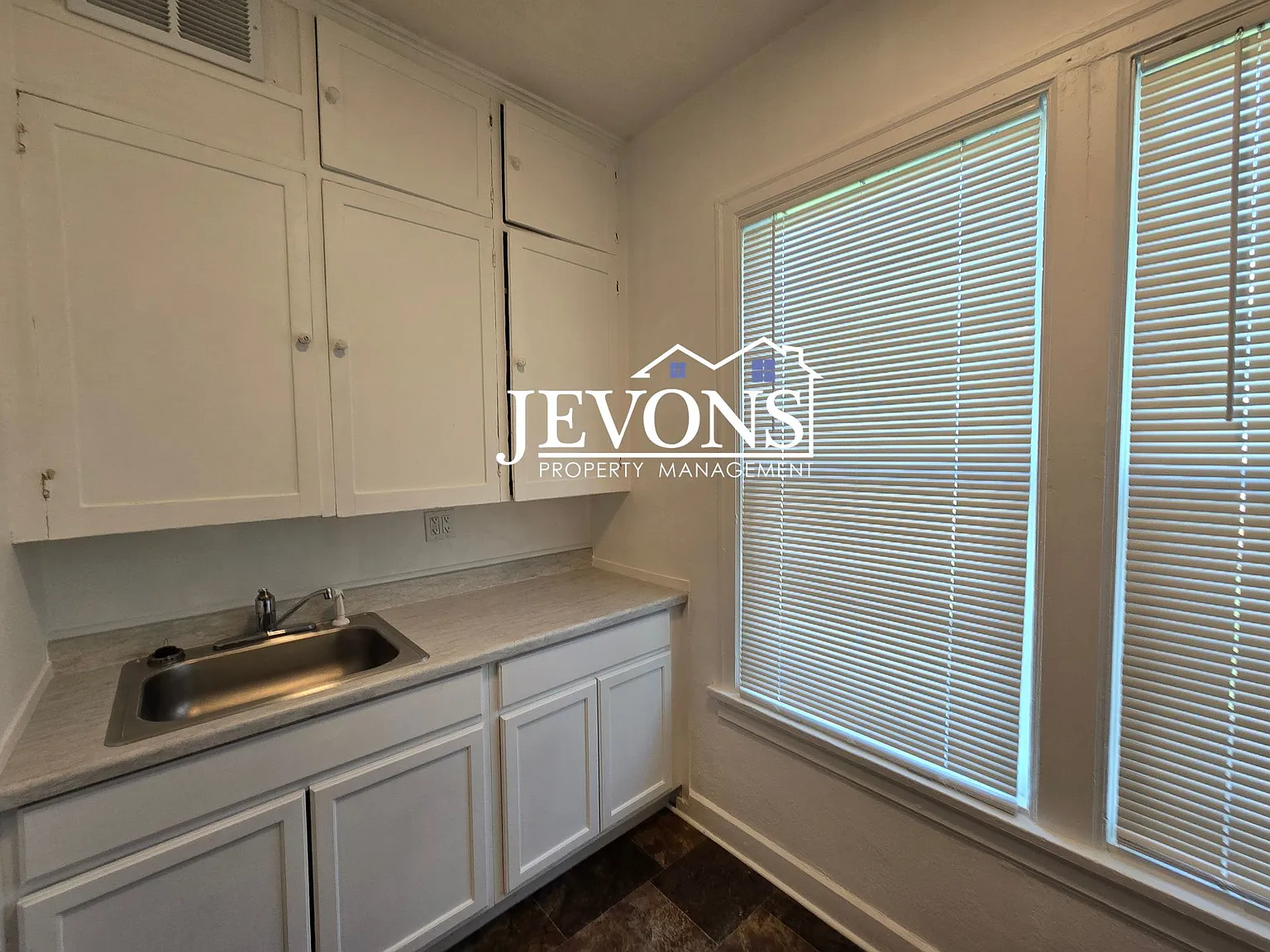 307 N 7th St Yakima, WA 98901 — Photo 4