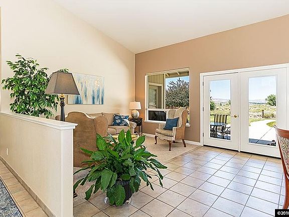 3rd image of 1274 N Santa Barbara Dr