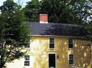 4 Oakland St, Wellesley, MA 02481