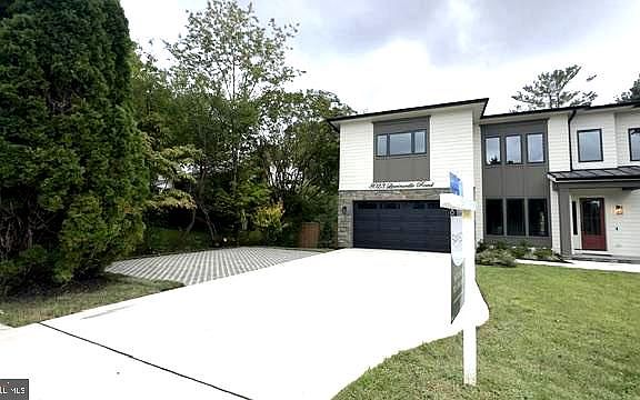 3rd image of 8023 Lewinsville Rd