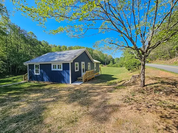 147 Weaver Creek Rd — Photo 34