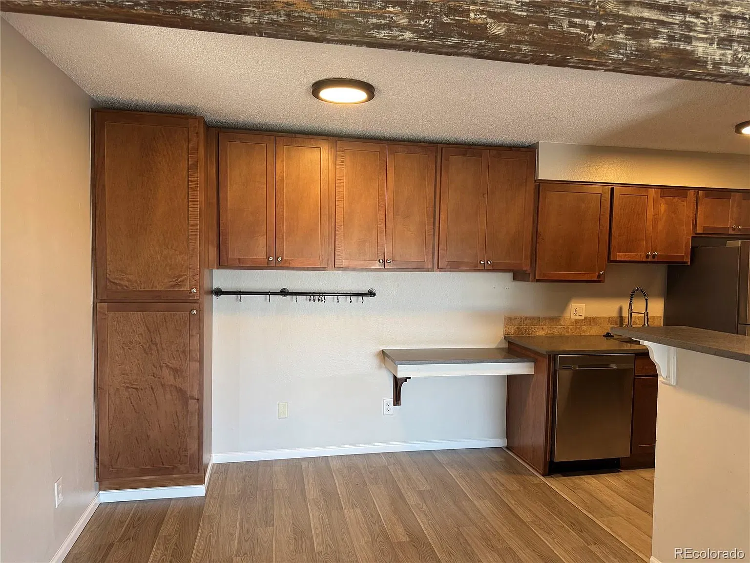 1 bed, 1.0 bath, 720 sqft, $1,595 — Photo 2
