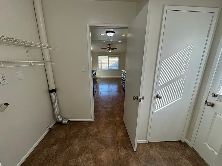 960 N Homerest Ave — Photo 17