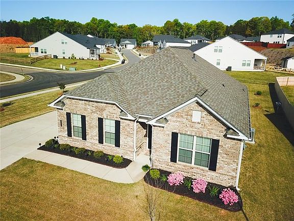 4th image of 601 Valdosta Dr