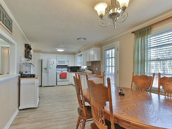 5th image of 1332 Chancellor Dr