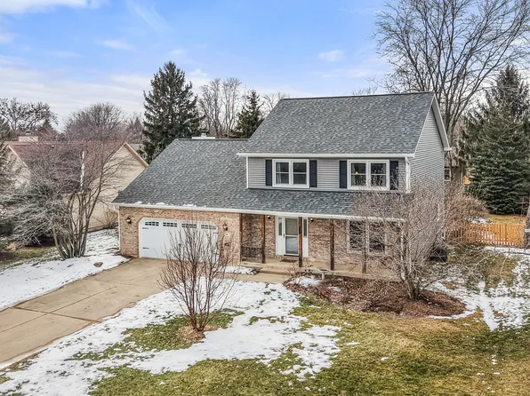 540 Parkside Dr, Elburn, IL 60119