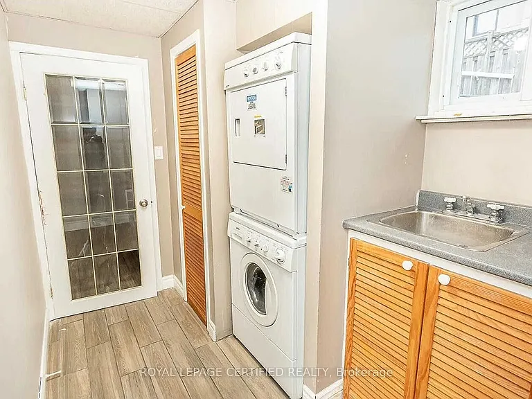 481 Sandmere Pl — Photo 14