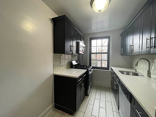 4th image of 46-15 Skillman Ave #F23