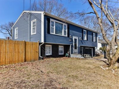 750 Pine Hill Dr, New Bedford, MA, 02745
