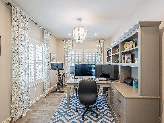 4th image of 3213 E Lantana Pl