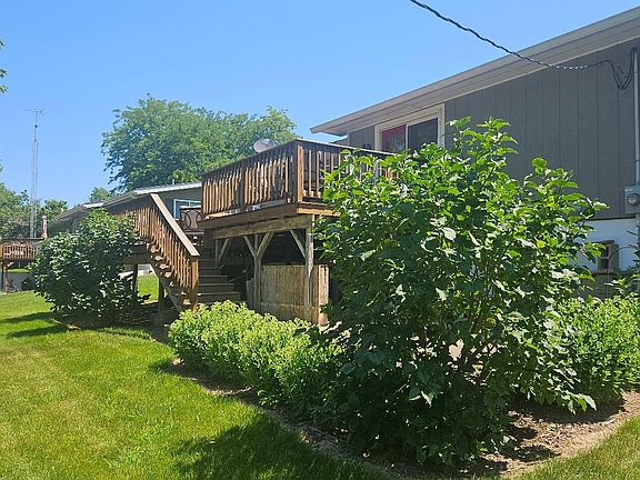 3rd image of 1506 Sunset Dr