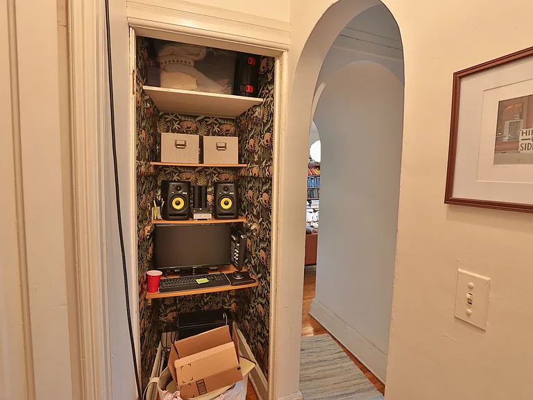 128 W Gilman St — Photo 6