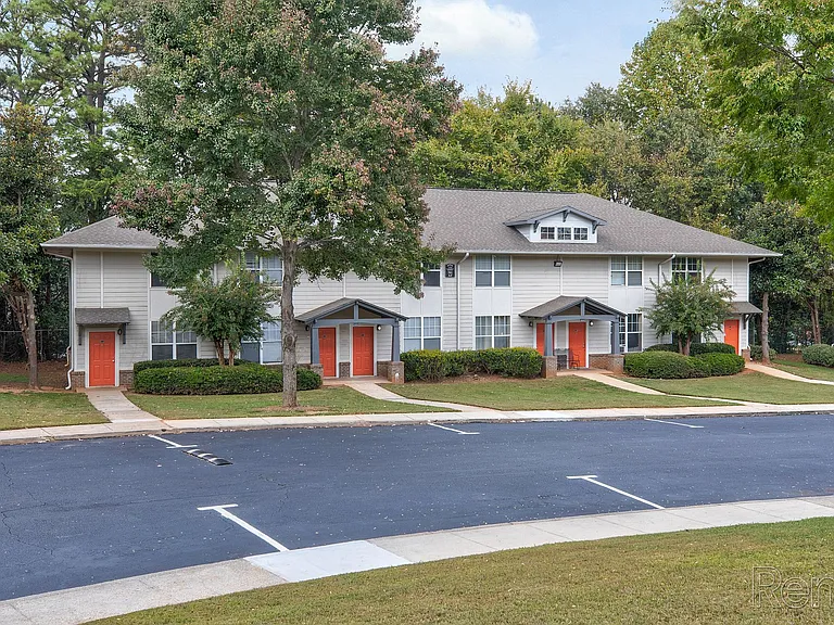 Towne at Lakewood Heights — Photo 12