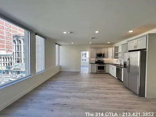 314 W 6th St #305 Photo 1