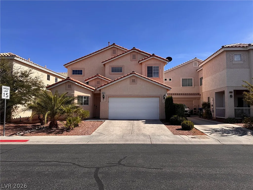 4 bed, 2.5 bath, 1992 sqft, $1,950 — Photo 1