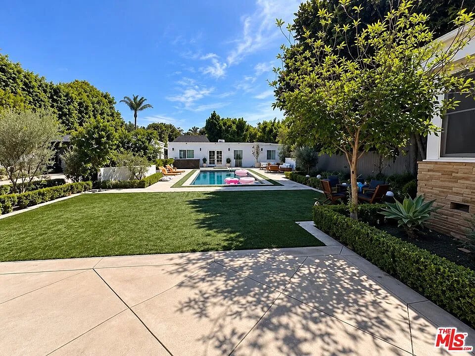 5 bed, 6.0 bath, 5300 sqft, $28,500 — Photo 4