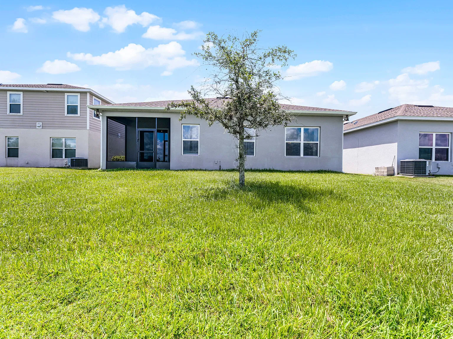4 bed, 2100 sqft, $2,645 — Photo 1