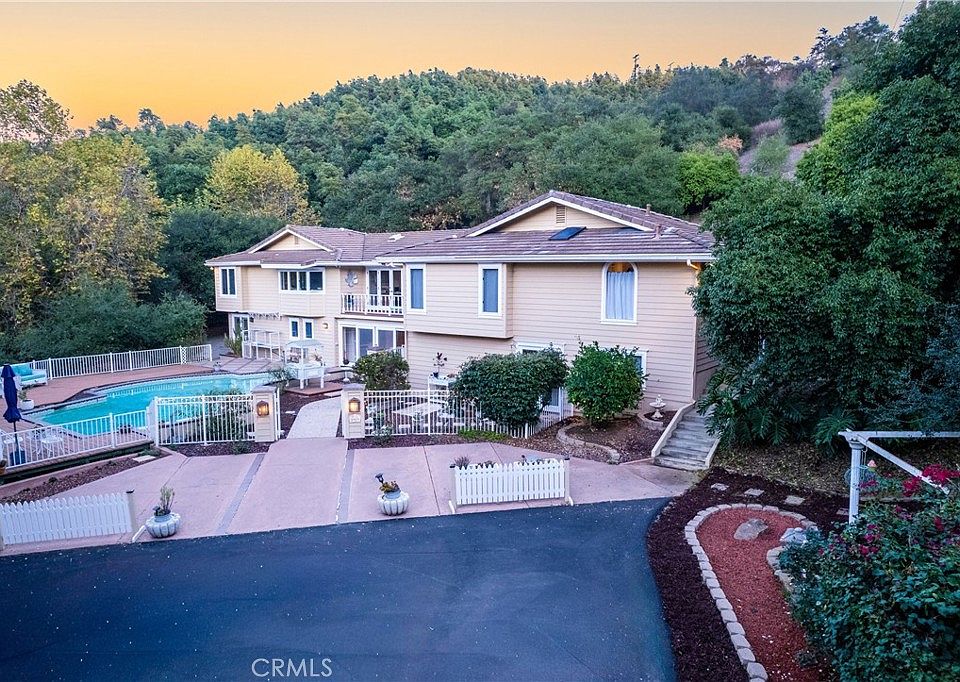 1st image of 2923 Nuestra Ln