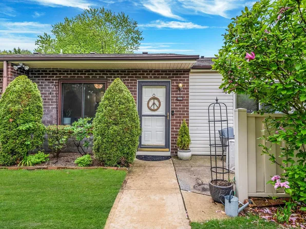 986 Skyline Drive, Coram, NY 11727