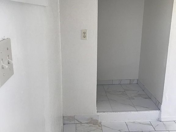 5th image of 103 E 21st St