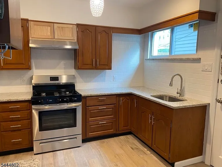 132 Nelson Ave — Photo 3