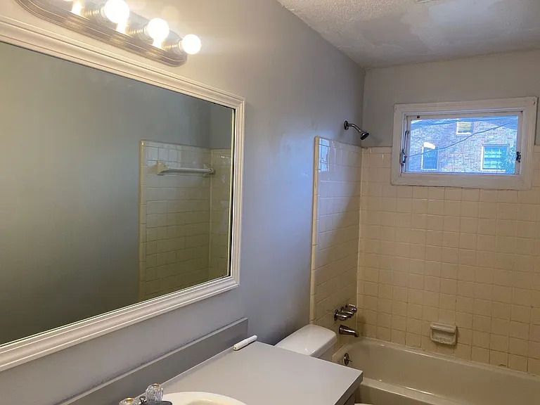 221 Ramblewood Dr — Photo 11