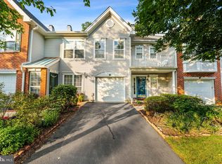 8 Henry Ct, Plainsboro, NJ 08536
