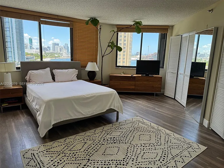 540 Brickell Key Dr #1414 — Photo 10