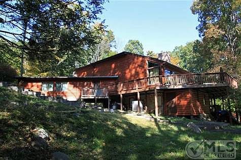 1st image of 3 Arden Ln