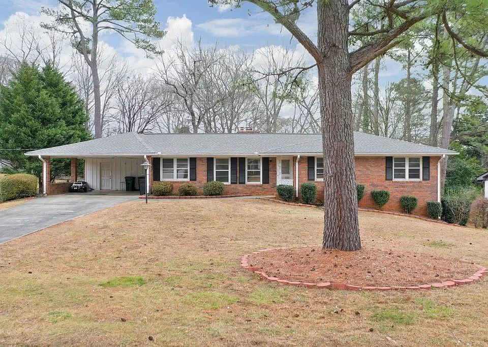1055 Tuxedo Dr