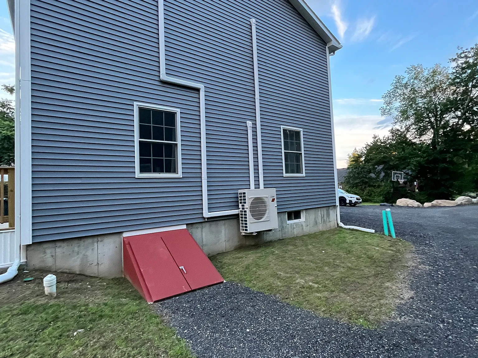 4 bed, 2160 sqft, $3,100 — Photo 3