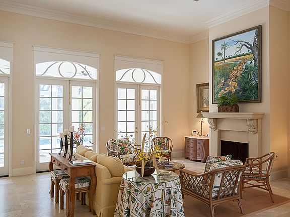 4th image of 581 Sea Oak Dr