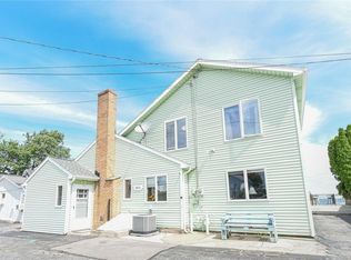 2034 Edgemere Dr, Rochester, NY 14612