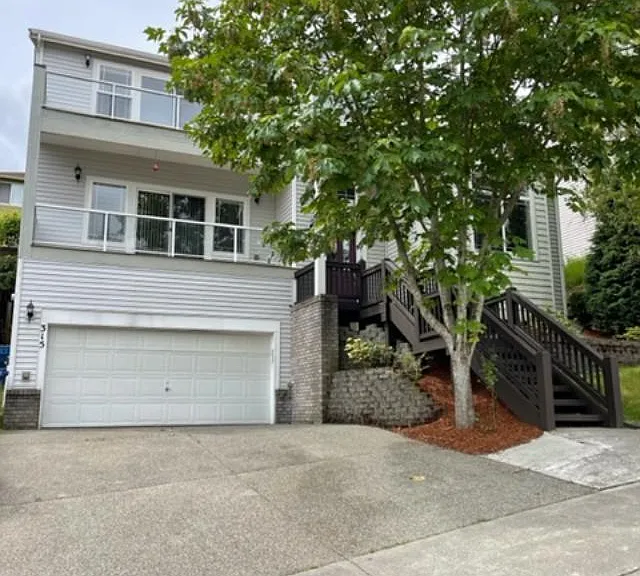 315 S 20th Pl — Photo 5