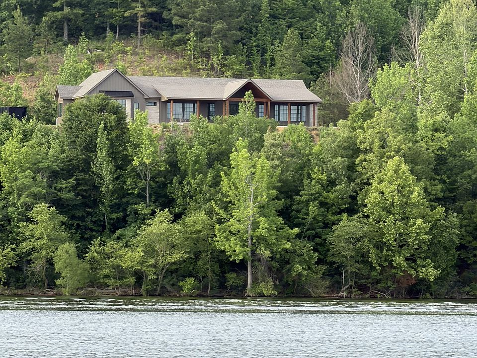 1st image of 396 Moores Ln