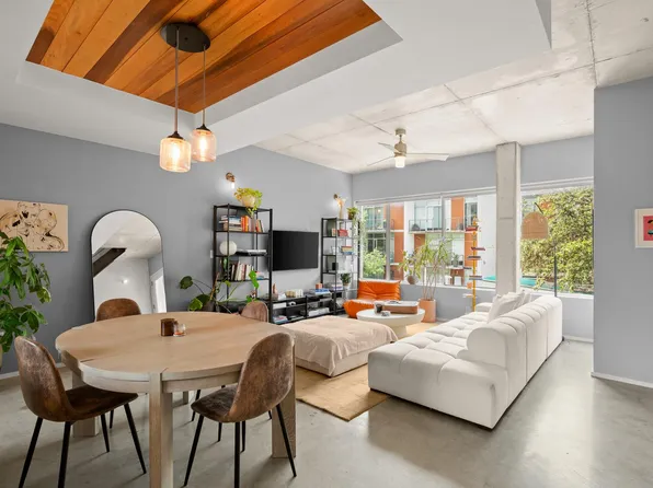 2301 S 5th St APT 32, Austin, TX 78704