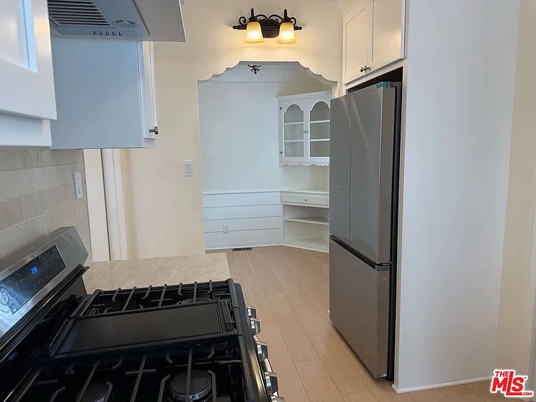 617 W Glenoaks Blvd — Photo 11