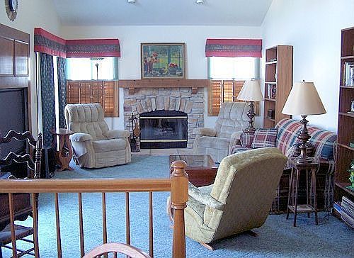 Warm Family Room w/Fireplace
