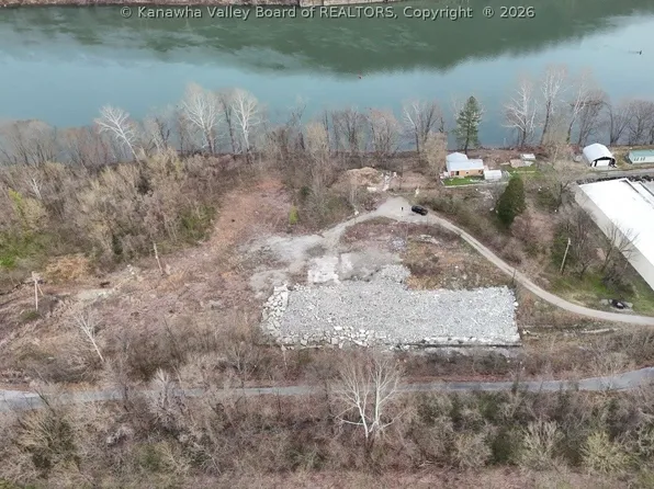 120 River Way Rd, East Bank, WV 25067