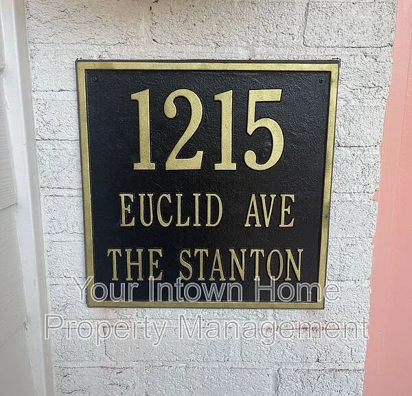 1215 Euclid Ave NE #7 — Photo 2