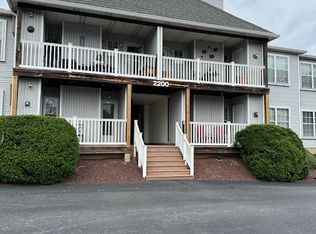 2206 Waters Edge Dr, Newark, DE 19702