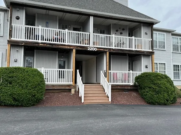 2206 Waters Edge Dr, Newark, DE 19702