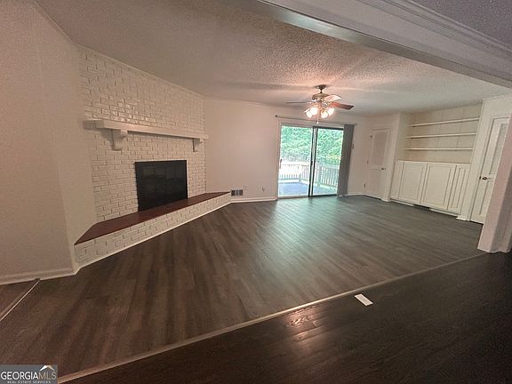 5th image of 729 Holly Dr