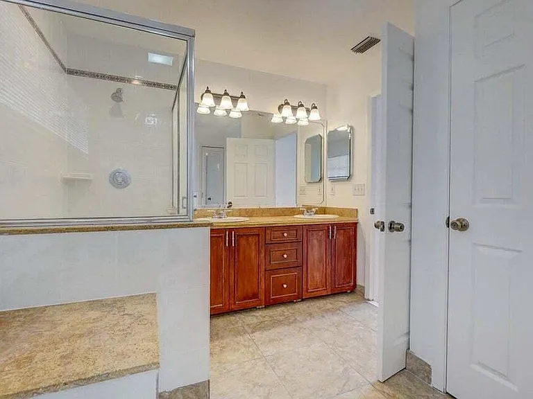 10758 Lake Jasmine Dr — Photo 21