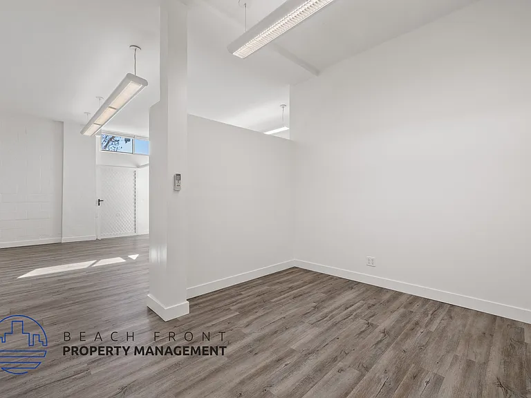 805 E 7th St — Photo 6